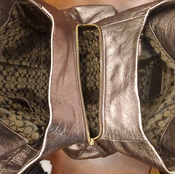 Madison Metallic Leather Small Phoebe Shoulder Bag - Picture 10 of 14